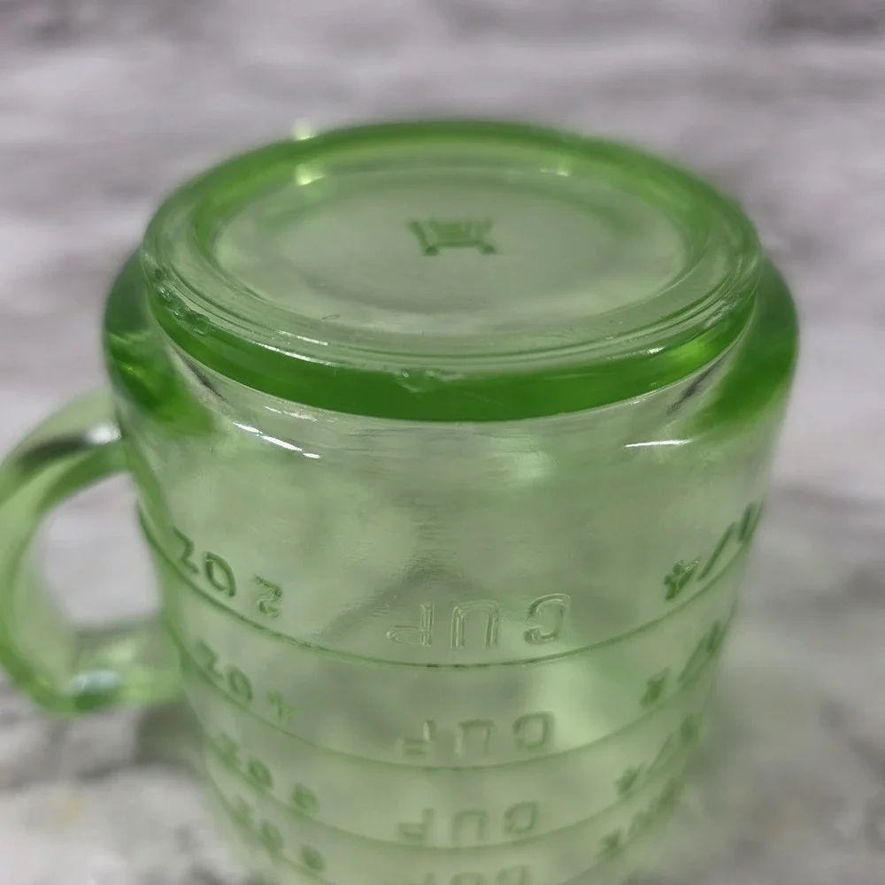 Vintage Hazel Atlas 3-Spout Uranium Glass 1-Cup Embossed Measuring Cup READ